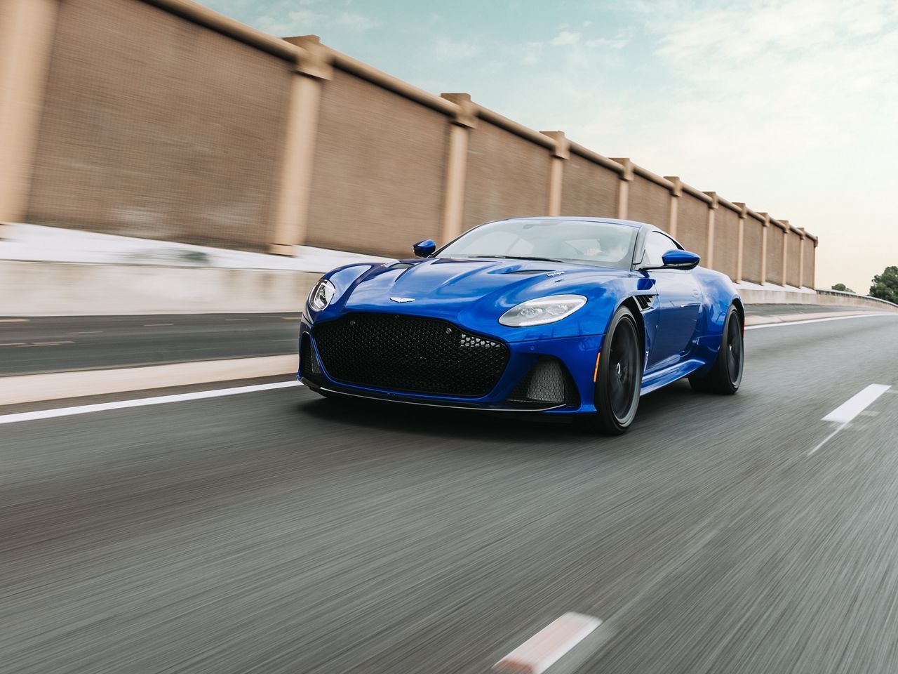 1280x960 Download wallpaper 1280x960 aston