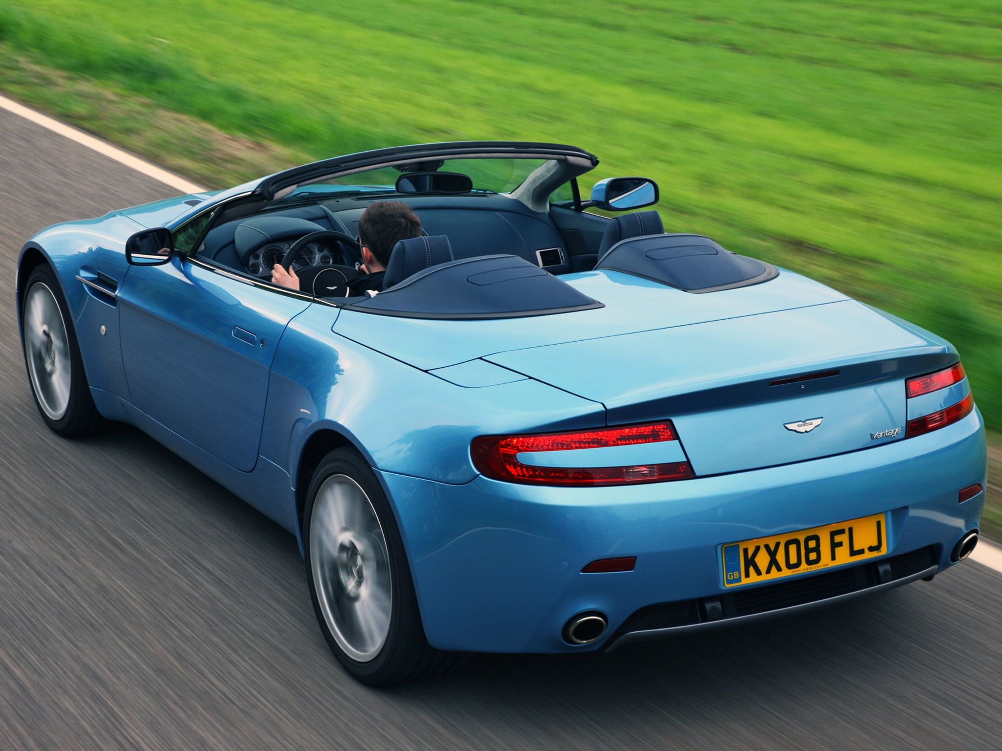 2048x1536 Photography of blue Aston Martin