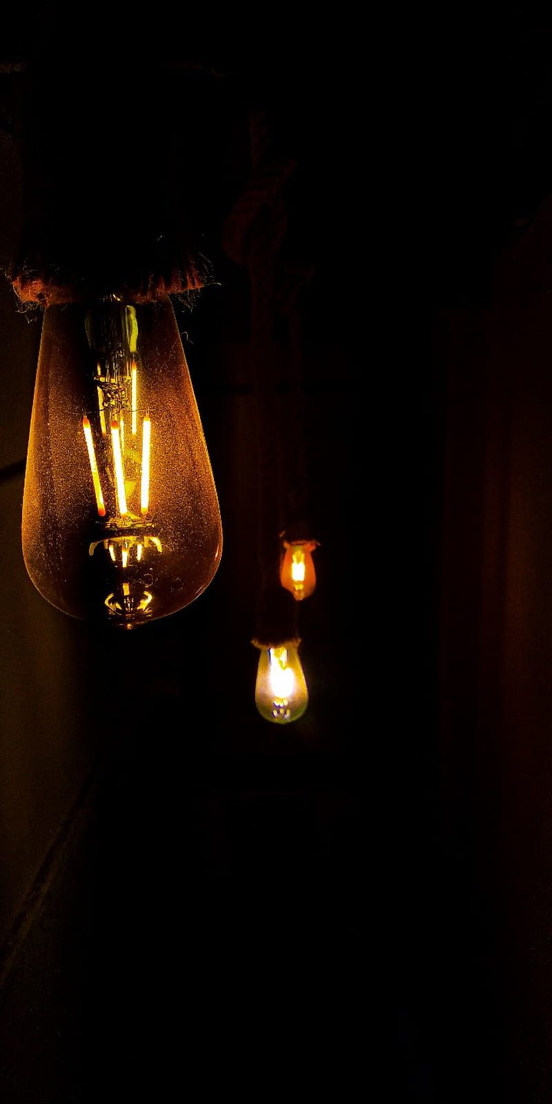 800x1600 HD hanging light wallpaper