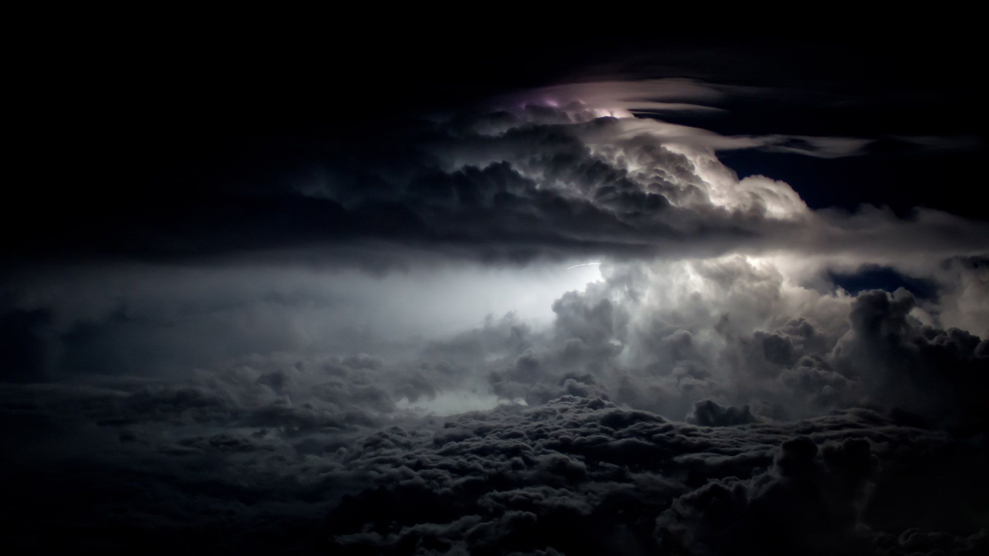 2000x1125 Low Light. World Photography Organisation