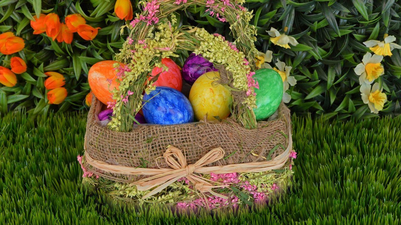 1366x768 Download wallpaper 1366x768 easter eggs, basket, easter