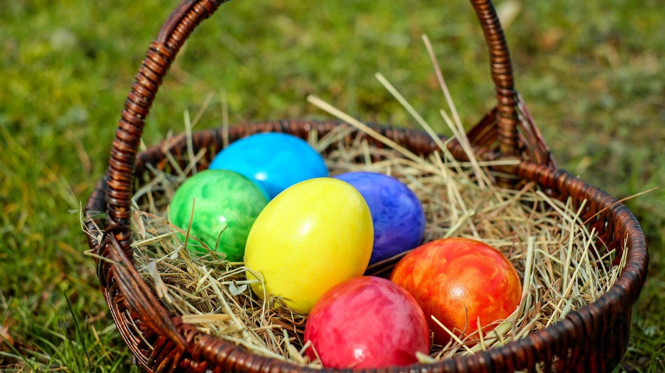1366x768 Download wallpaper 1366x768 eggs, easter, basket, hay tablet
