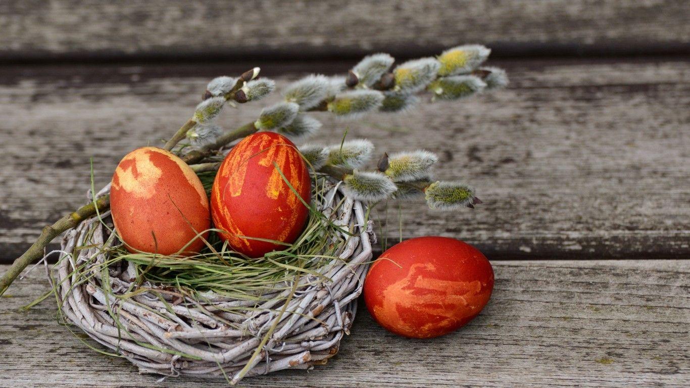 1366x768 Download 1366x768 Easter Eggs, Red Wallpaper for Laptop
