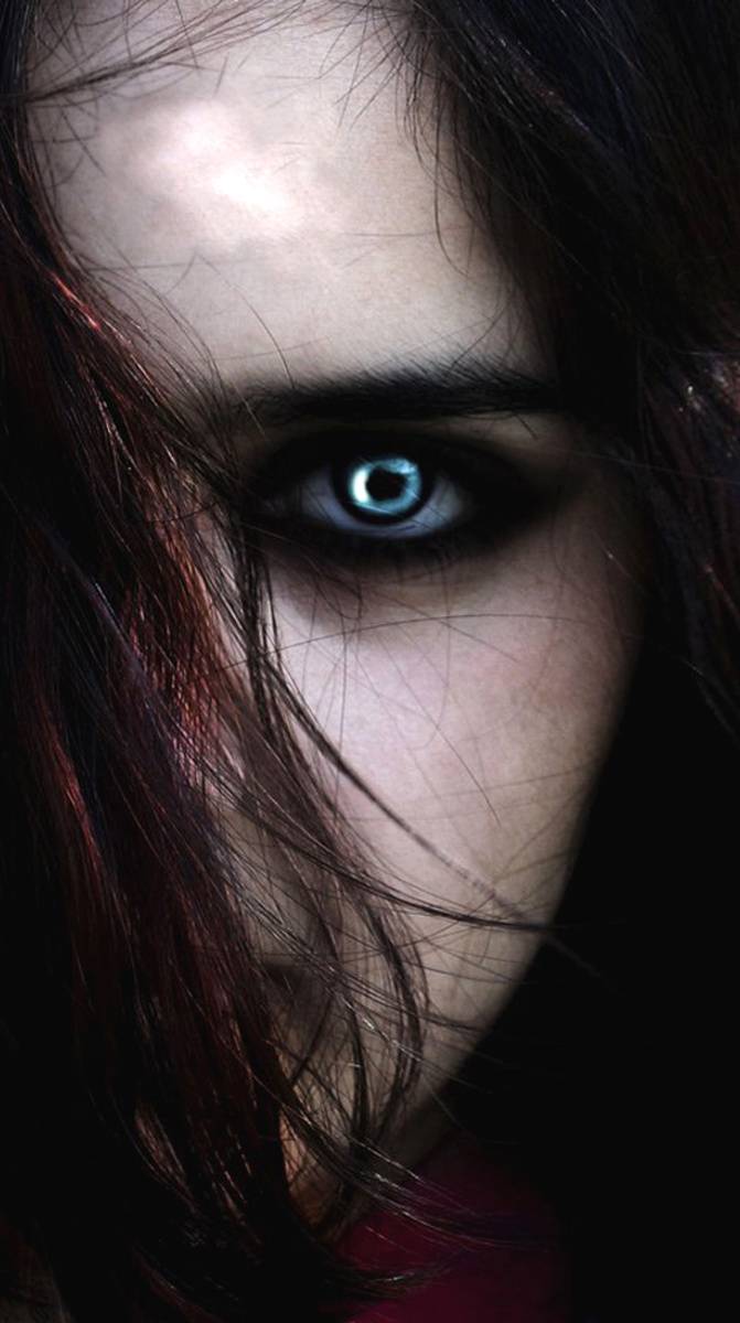 671x1200 Vampire girl Wallpaper