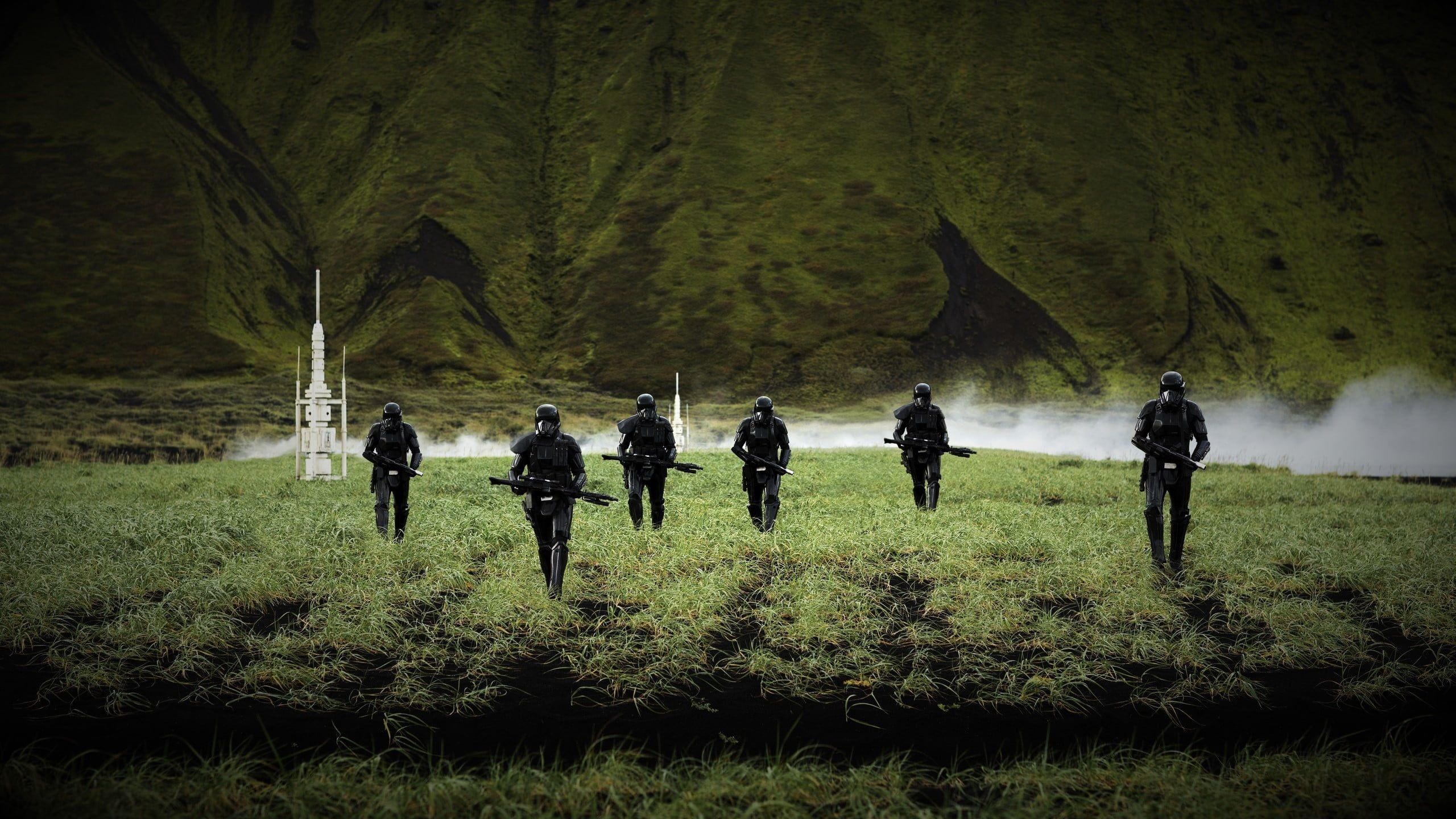 2560x1440 Six men in soldier suits, Star Wars, Rogue One: A Star Wars Story, Imperial Death Trooper, field HD wallpaper