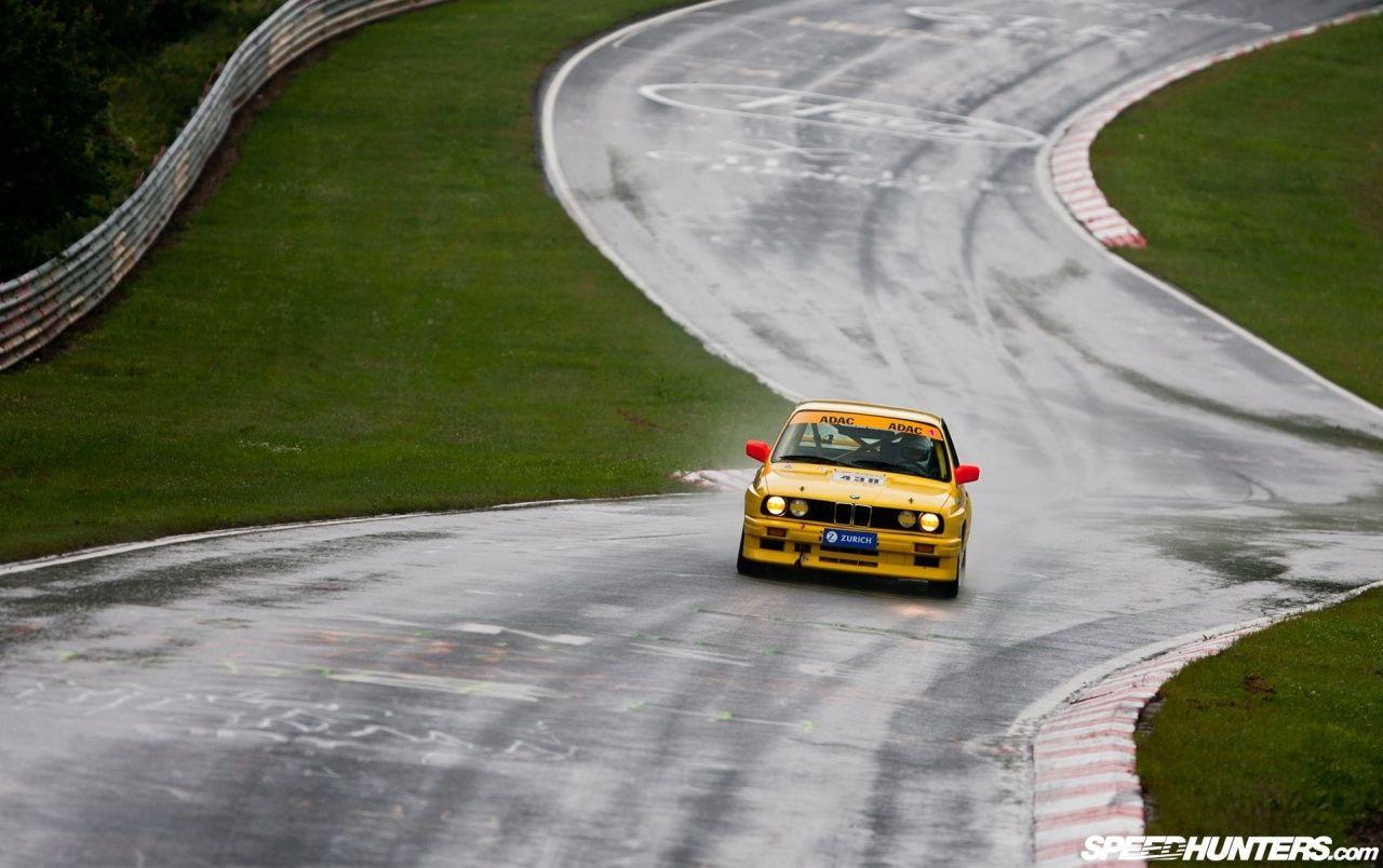 1280x804 Old BMW on the Speedway wallpaper. Old BMW on the Speedway