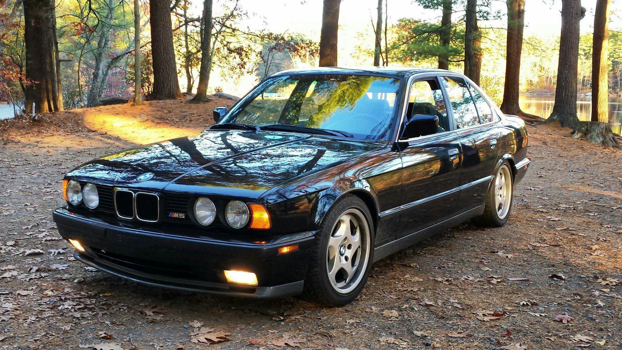 2048x1152 Bmw E34 High Quality Wallpaper