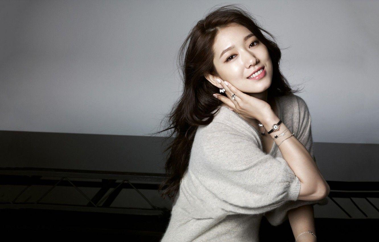 1332x850 Wallpaper girl, photo, model, actress, singer, Pak Shin Hye