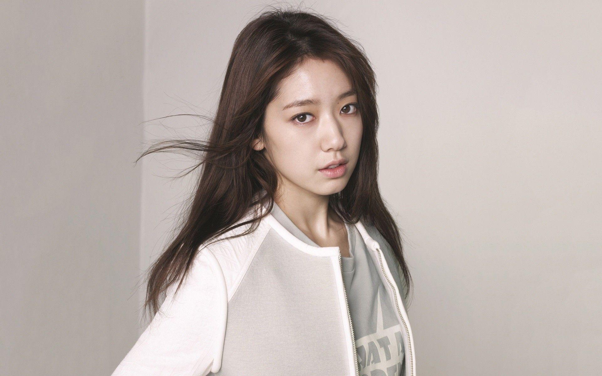1920x1200 Park Shin Hye Wallpaper
