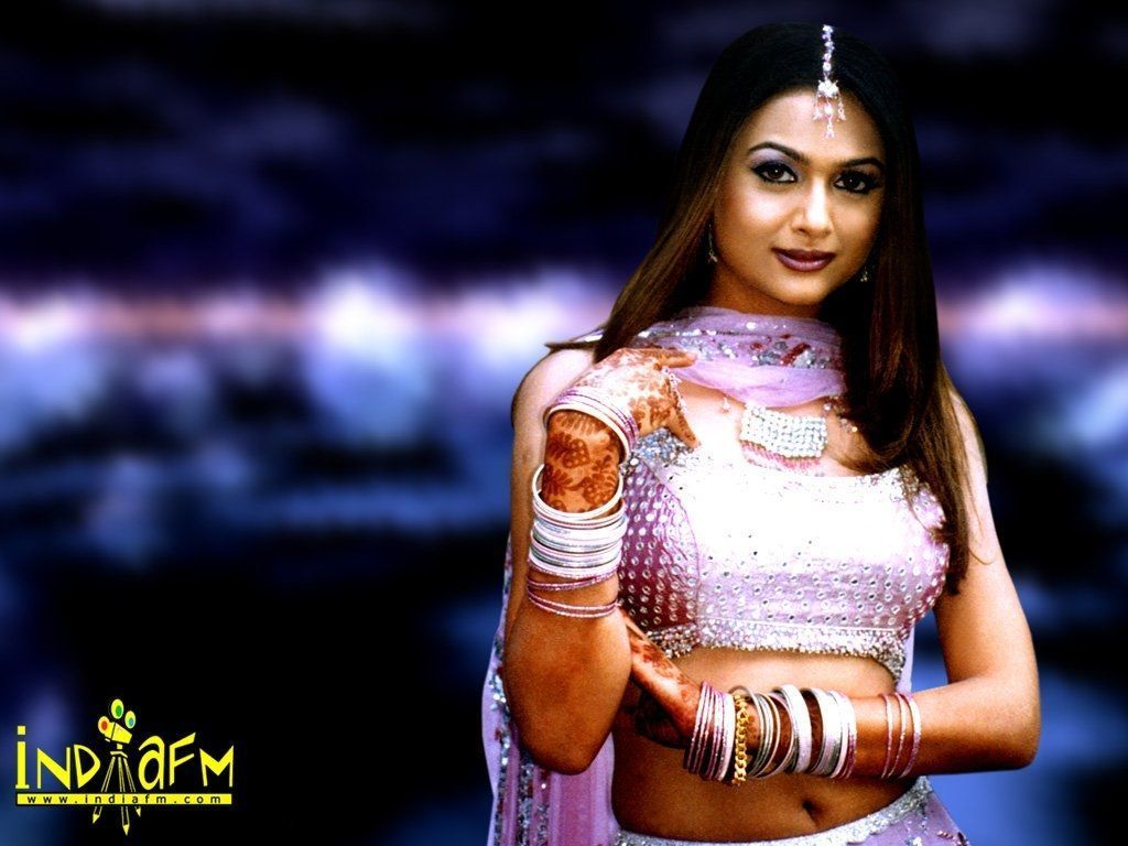 1024x768 Amrita Arora HQ Wallpaper. Amrita