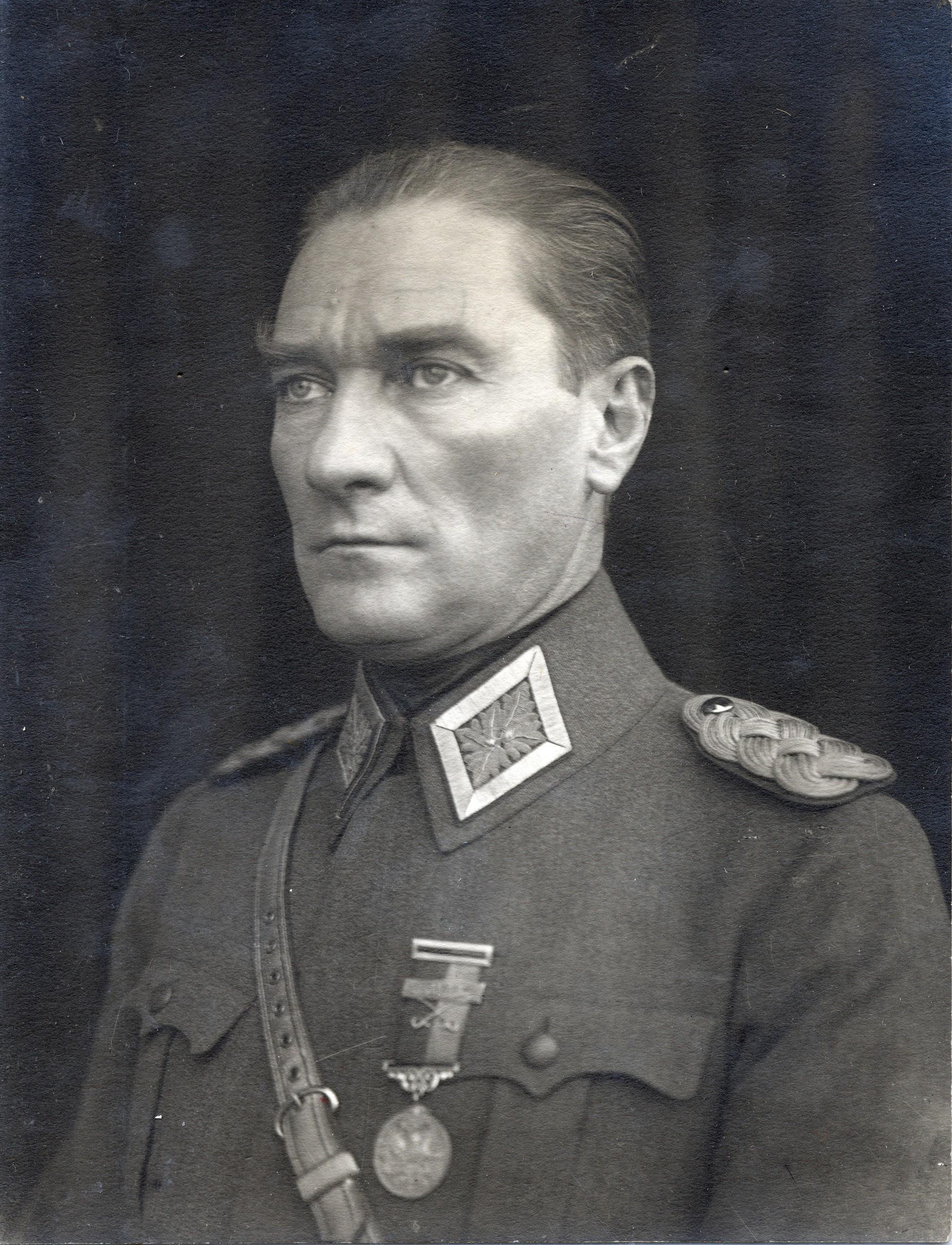 Hình nền 1956x2560 Atatürk.  Chỉnh sửa lại.  Resimleri.  Foto.  Fotoğrafları