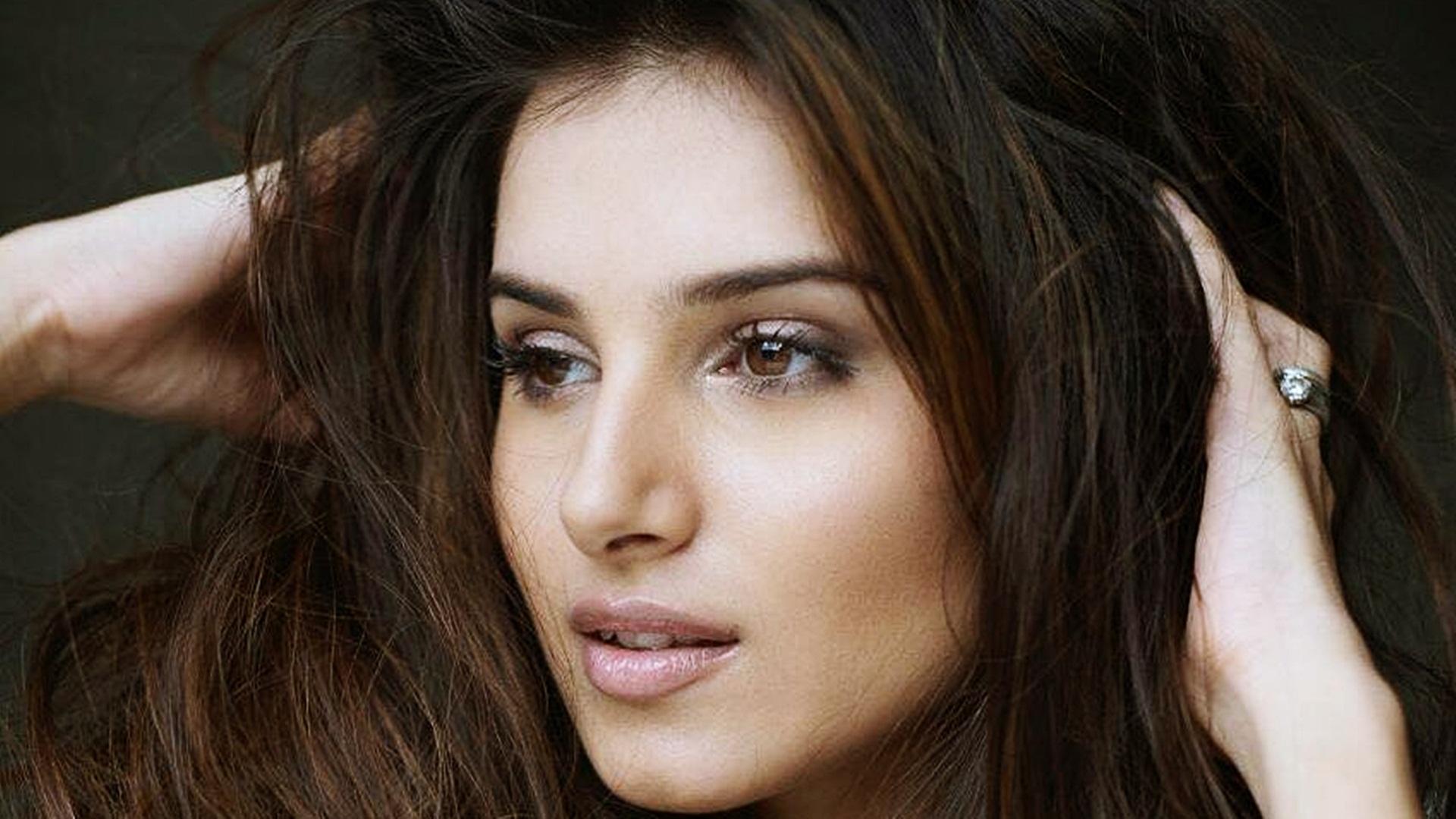 1920x1080 Tara Sutaria Wallpaper 40584