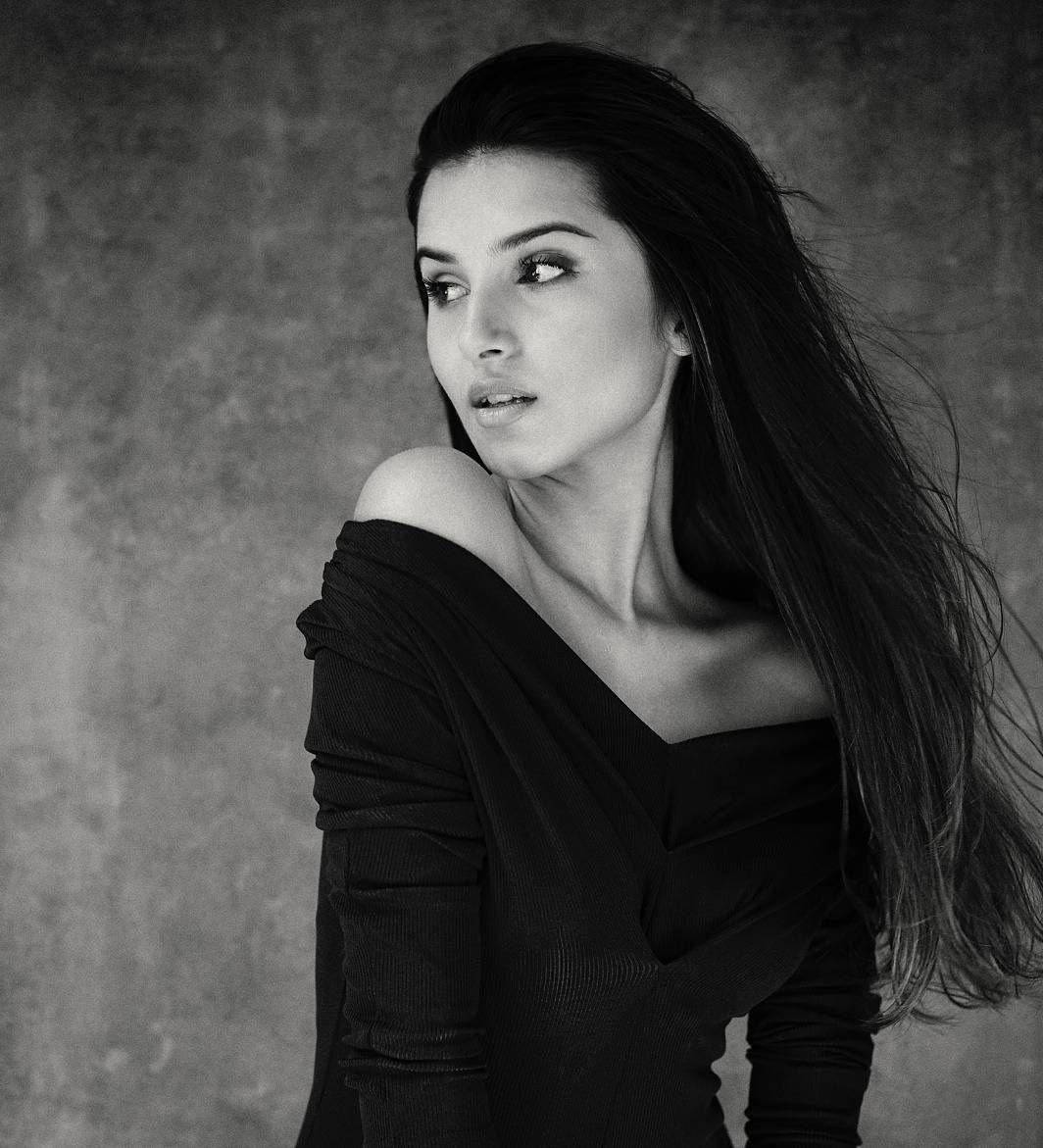 1064x1171 Tara Sutaria Latest Photohoot Stills