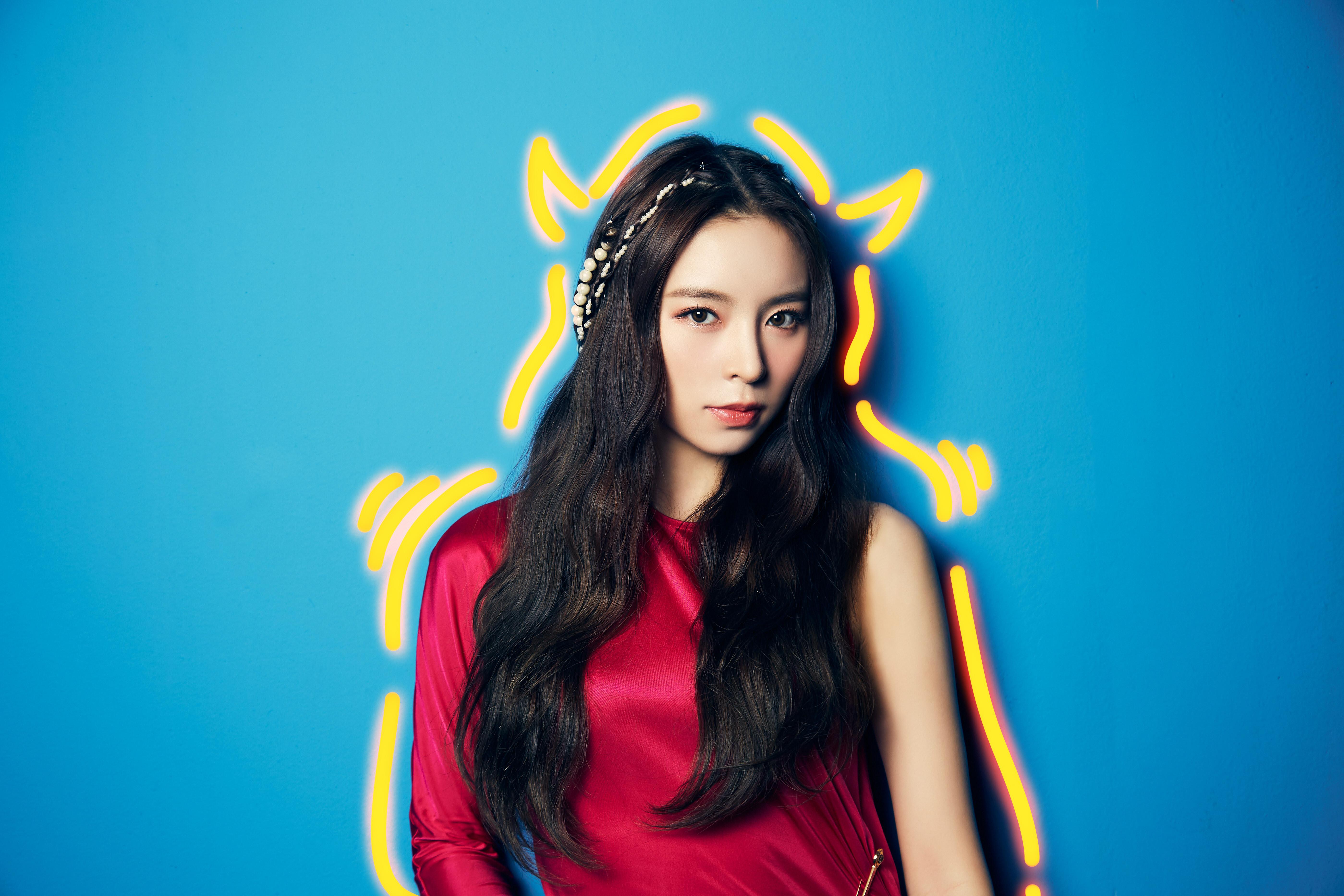 5597x3731 CLC Wallpaper Neon
