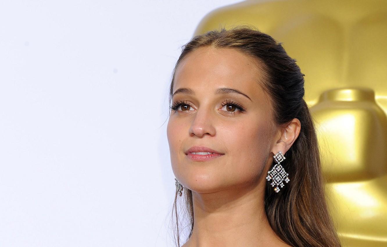 1332x850 Wallpaper earrings, actress, Sweden, the ceremony, Oscar