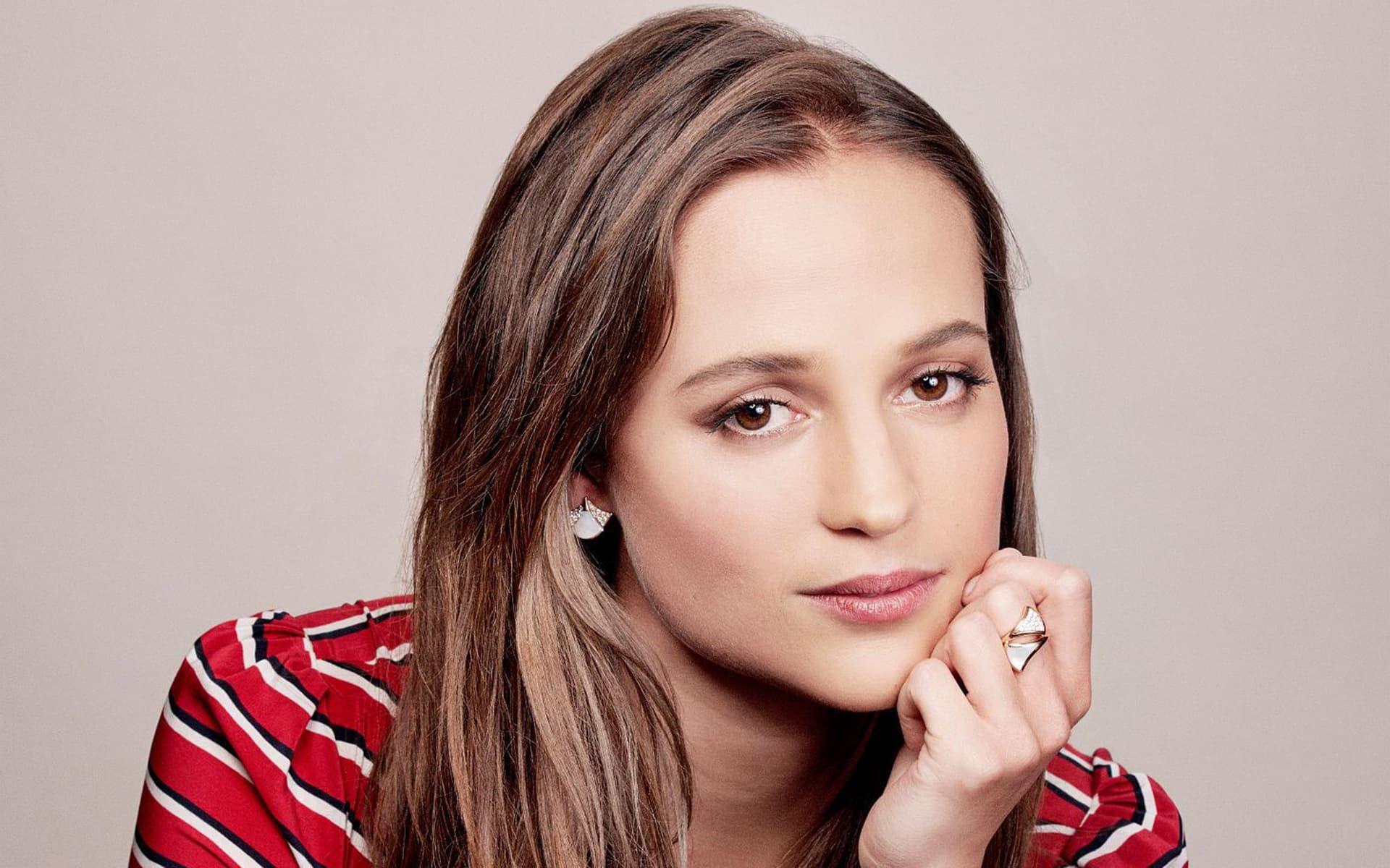 1920x1200 Alicia Vikander Face Wallpaper