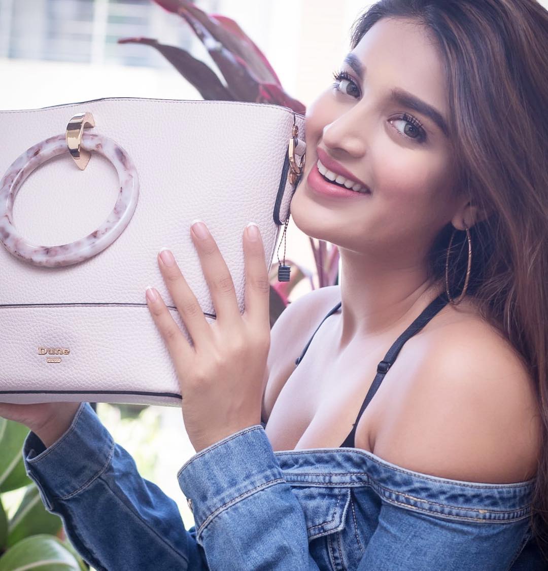 1080x1126 Nidhhi Agerwal Hot Wallpaper & 1080p HD Image & Pics