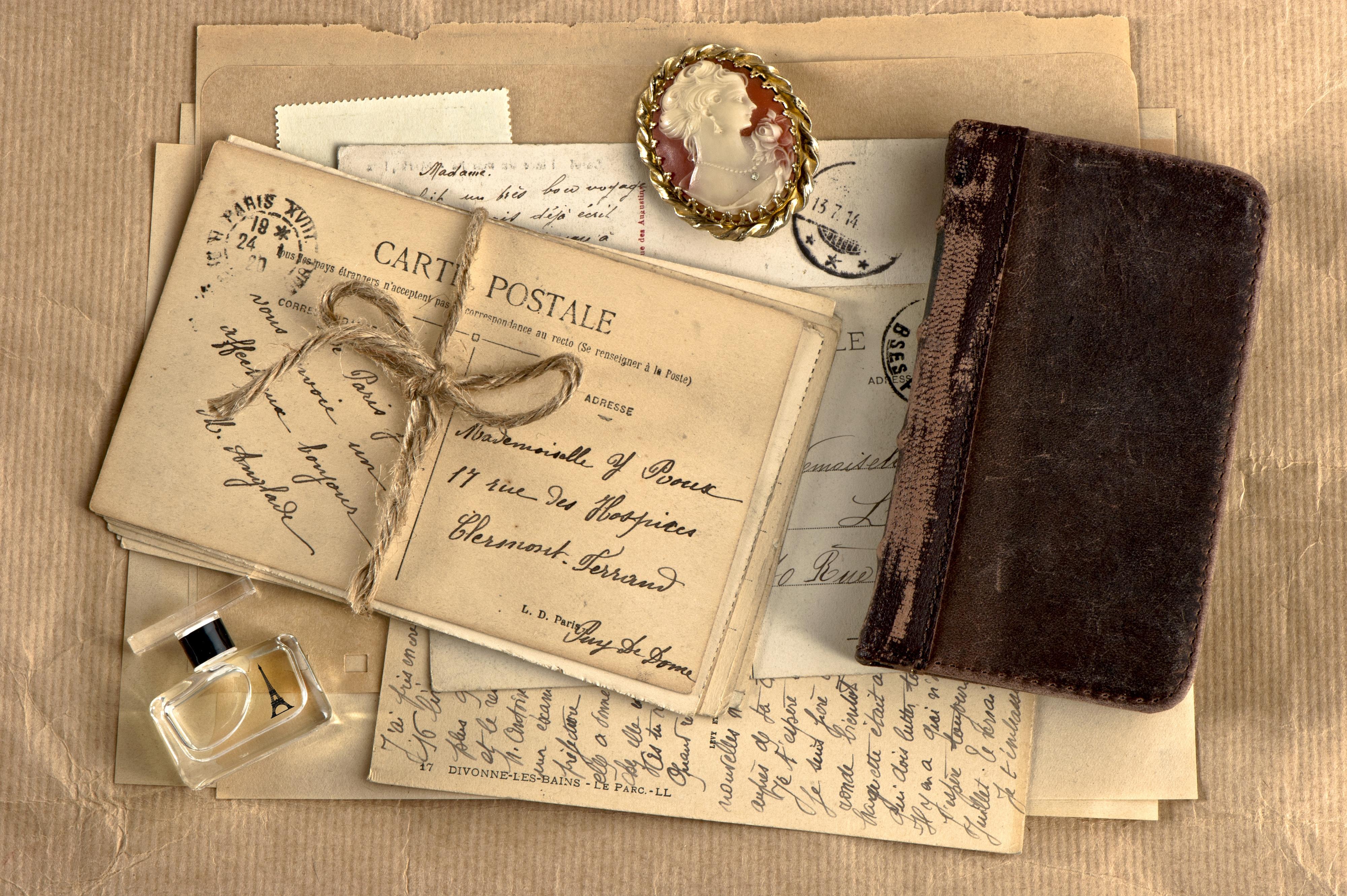 4000x2662 Download wallpaper 4000x2662 vintage, notebook, locket