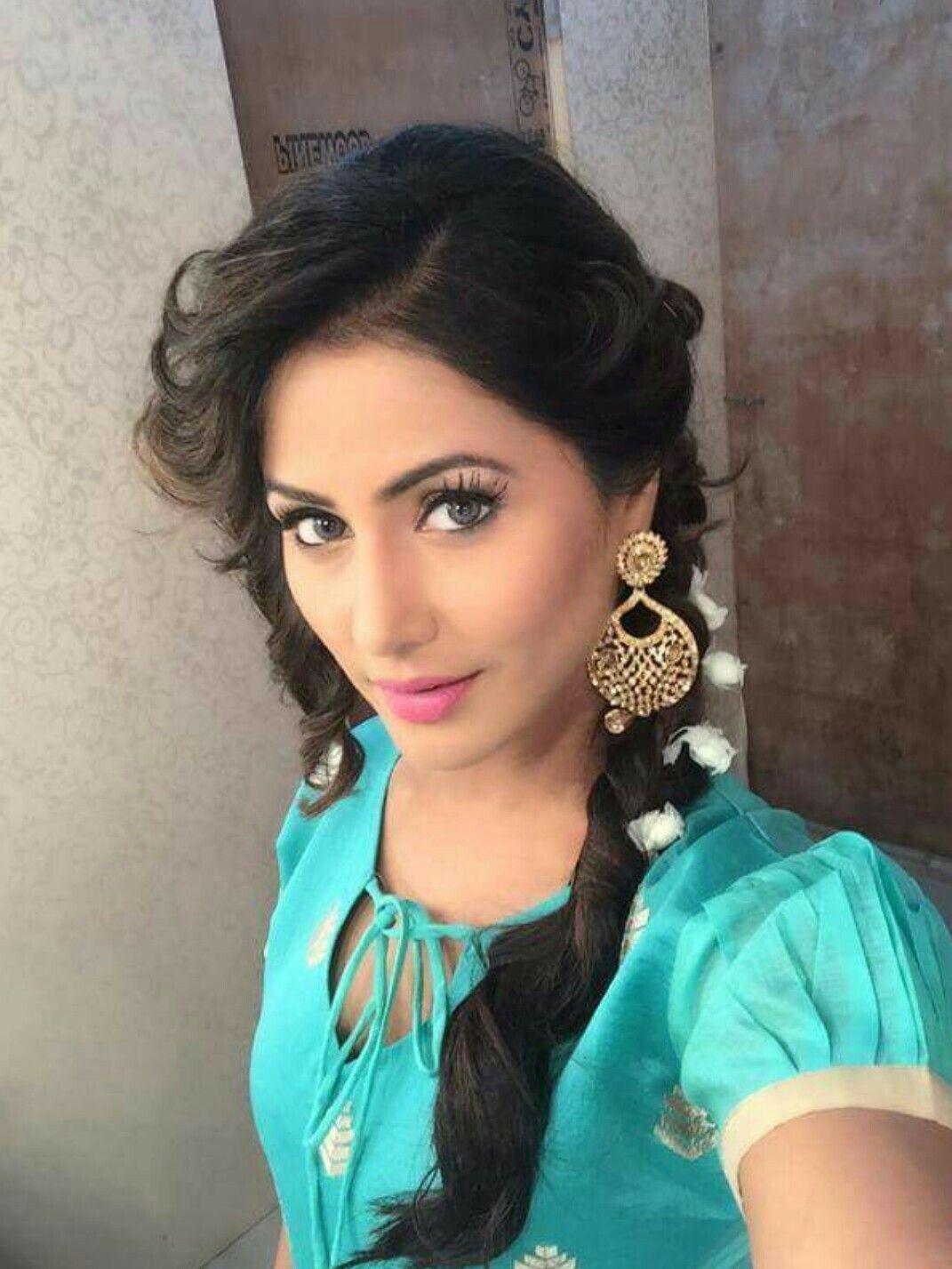 1071x1427 hina khan