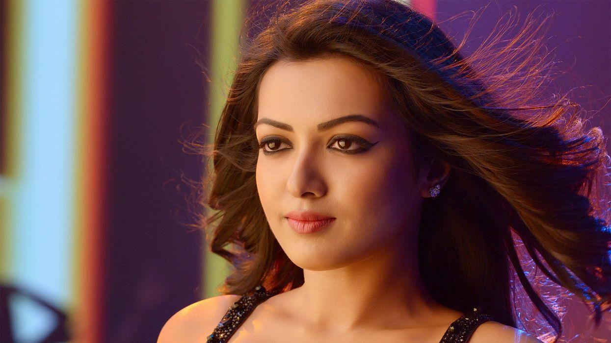 1245x700 Catherine Tresa South Indian Actress 4k Wallpaper Wallpaper