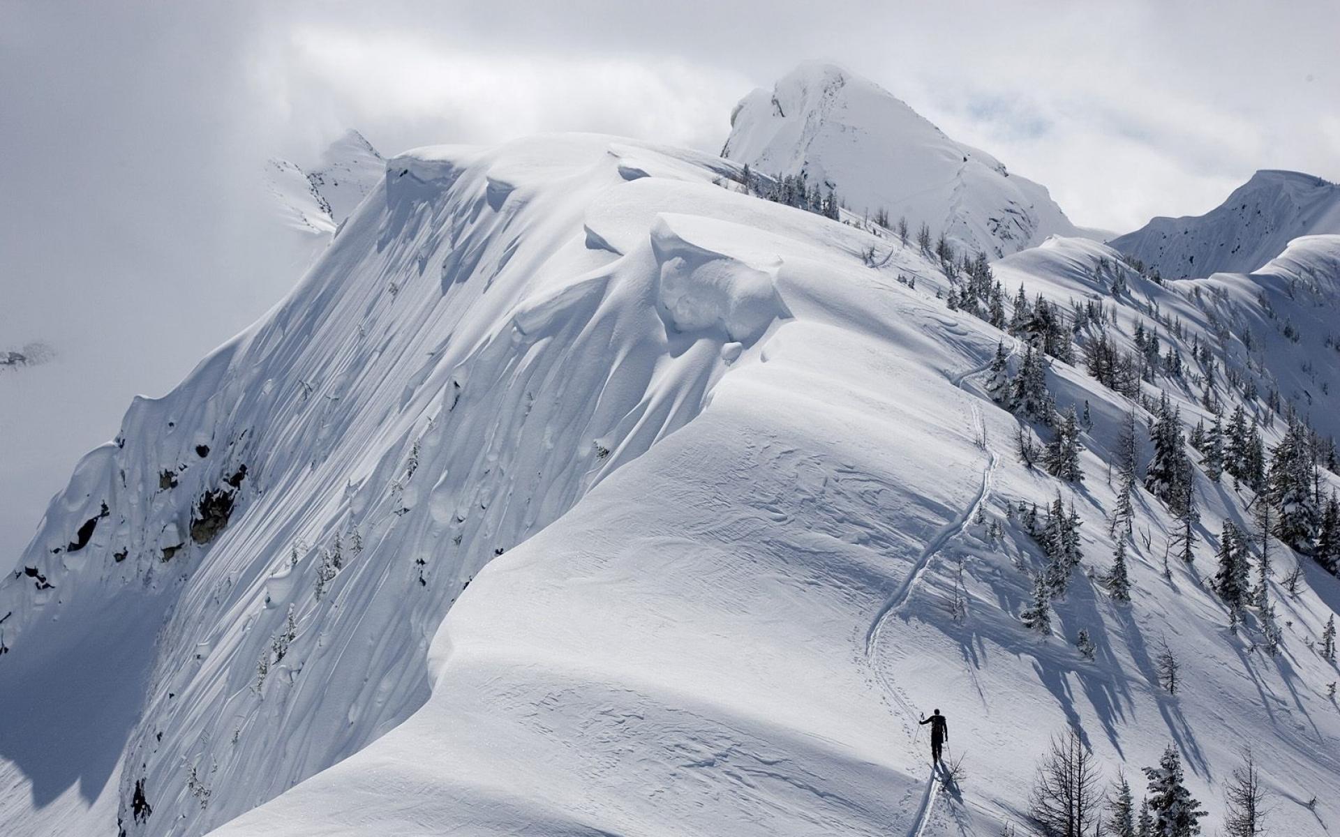1920x1200 Big Beautiful Snow Mountain wallpaper .