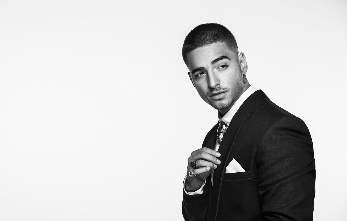 1332x850 Wallpaper black and white, male, jacket, Juan Luis Arias
