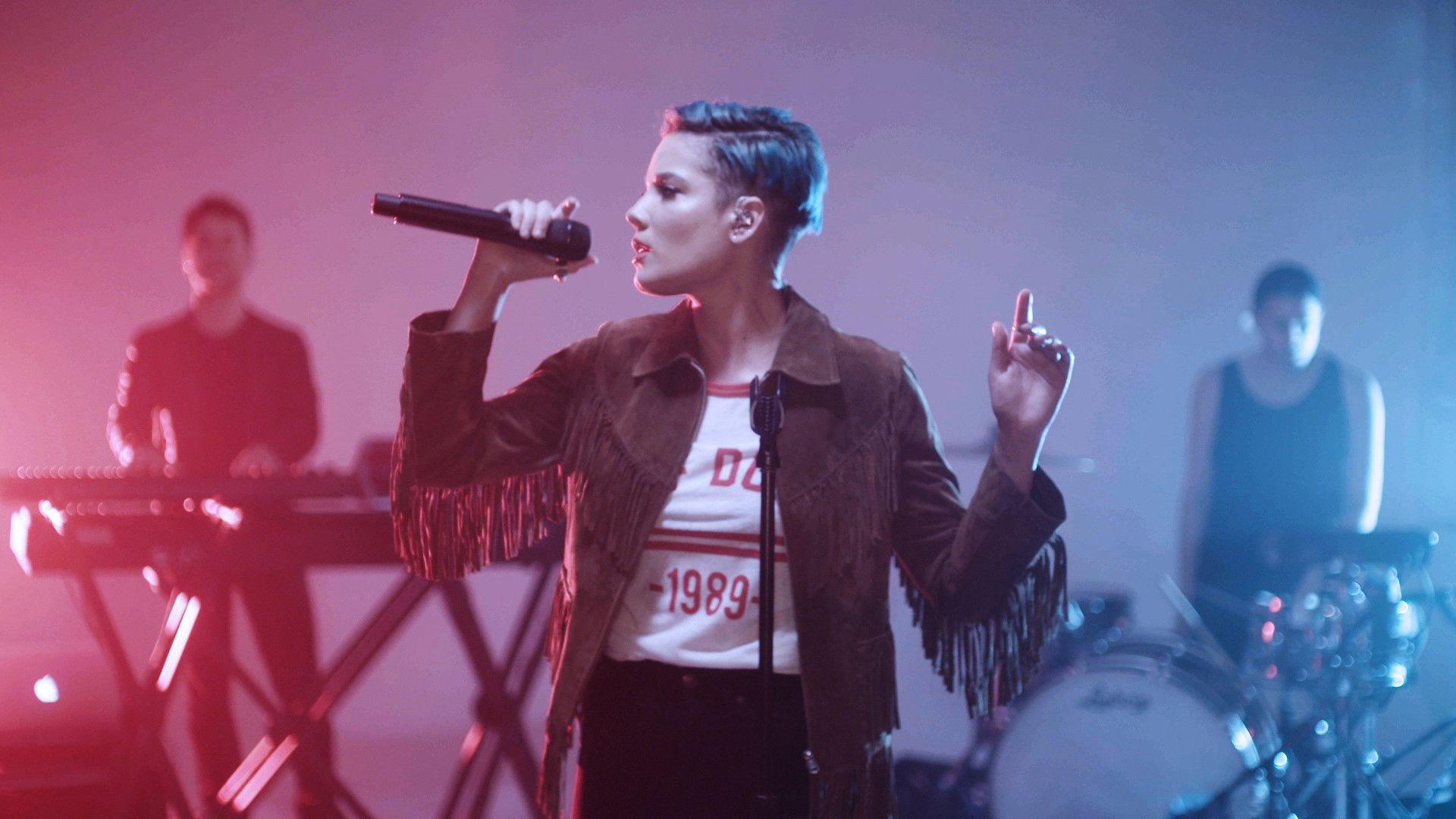 New americana. Halsey. Halsey Americana. Холзи Нью Американа. Halsey 4k.