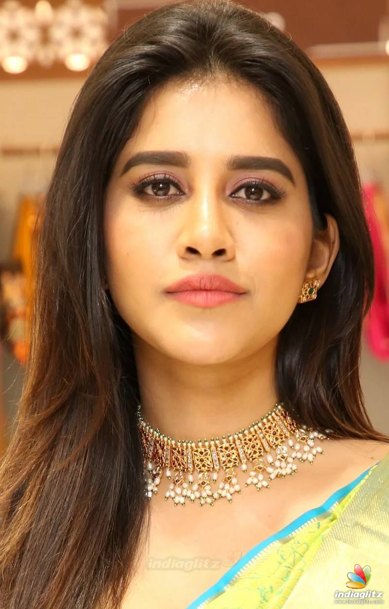800x1250 Nabha Natesh Photo Actress photo, image