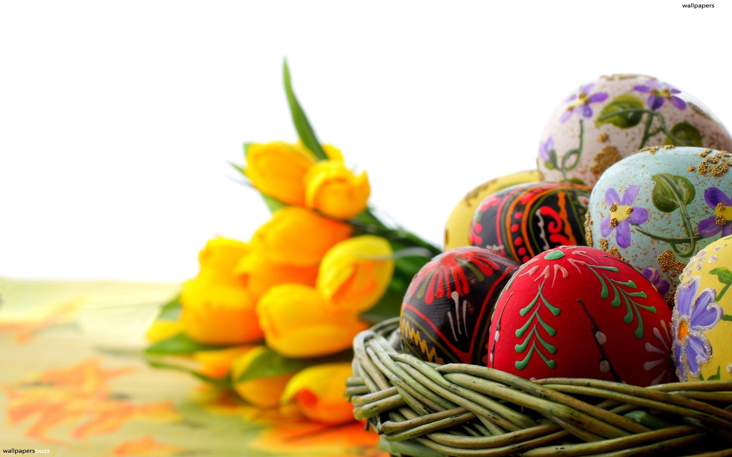 2560x1600 Festive bouquet and a basket with Easter eggs HD Wallpaper