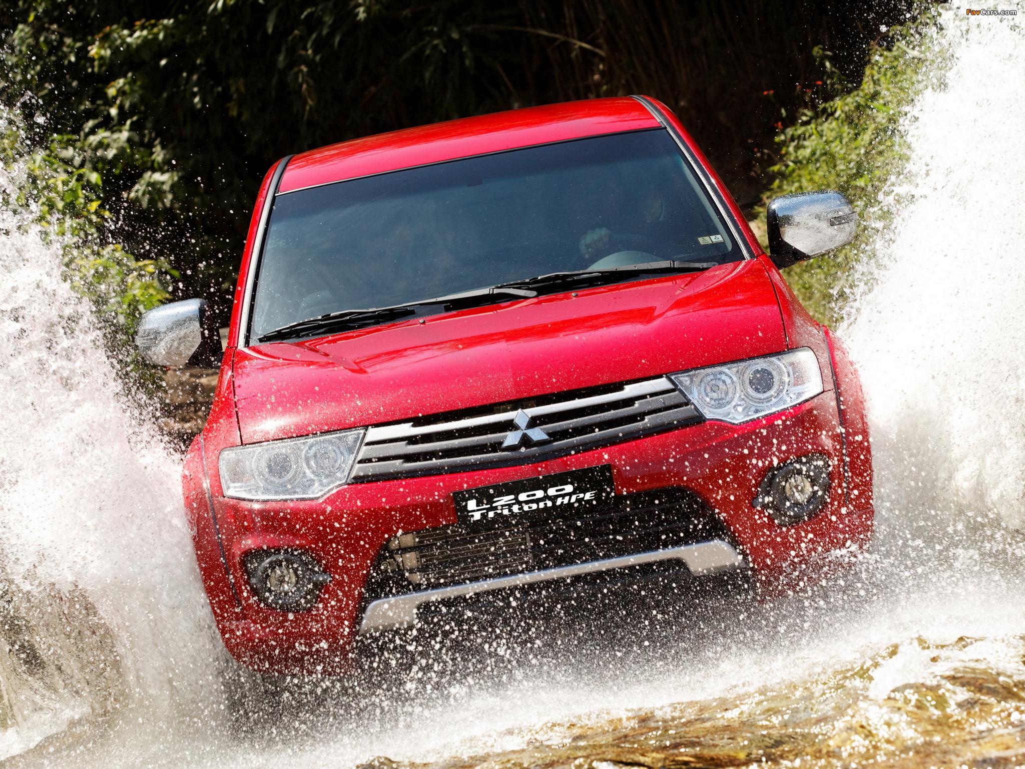 2048x1536 Mitsubishi L200 Triton HPE 2014 wallpaper