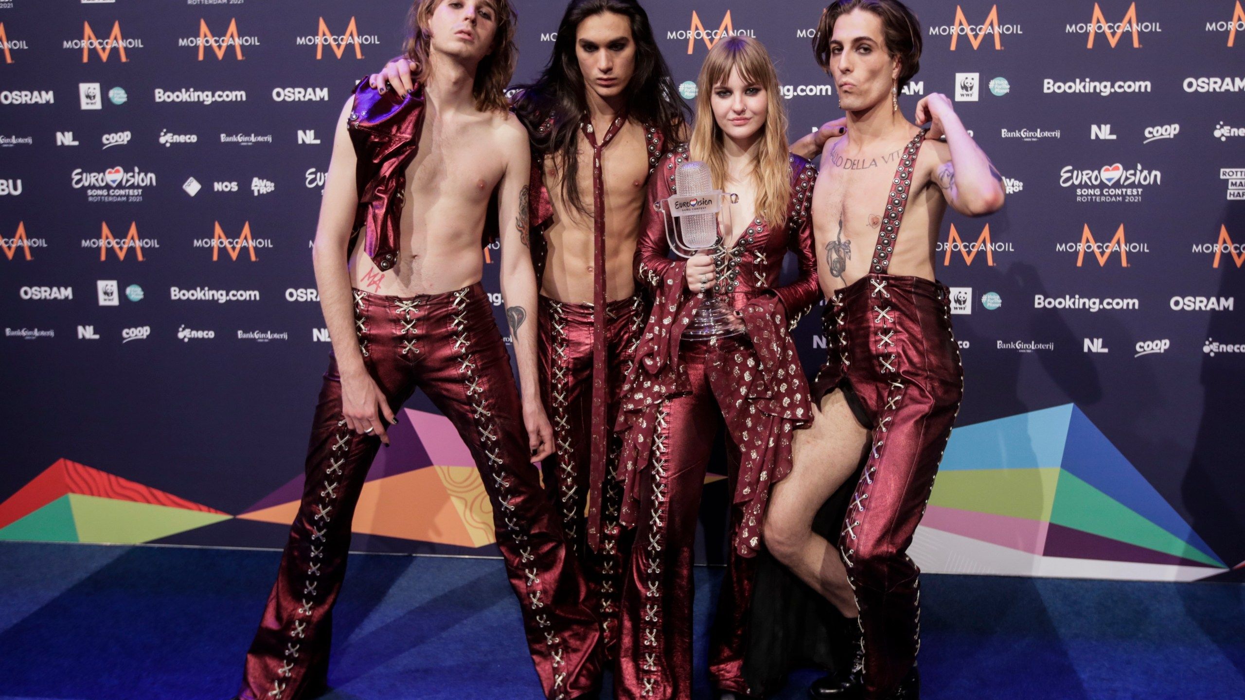 2560x1440 Italy Eurovision winners return home to