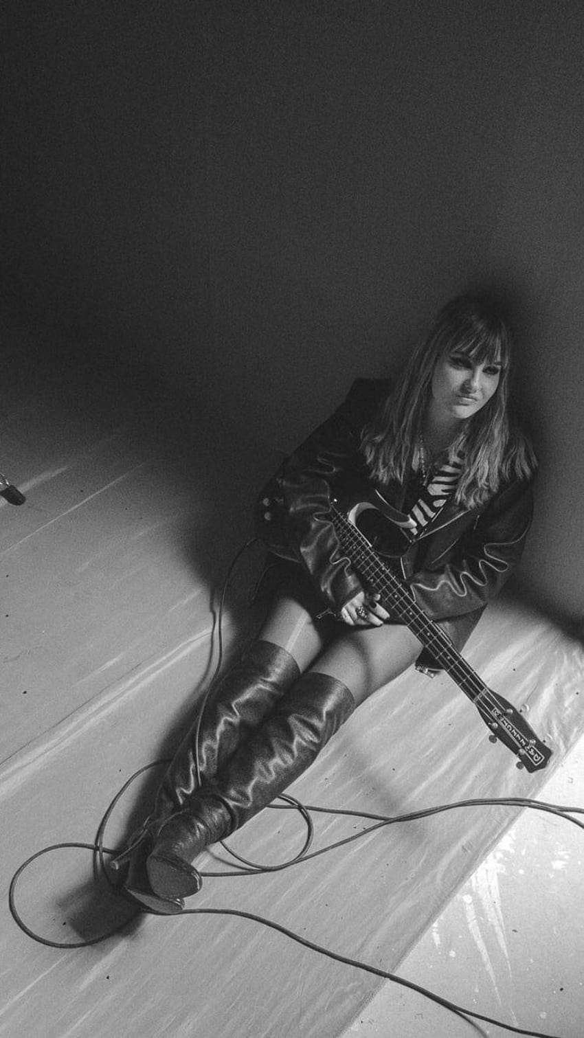 850x1511 Italian rockers Maneskin enjoy blurring
