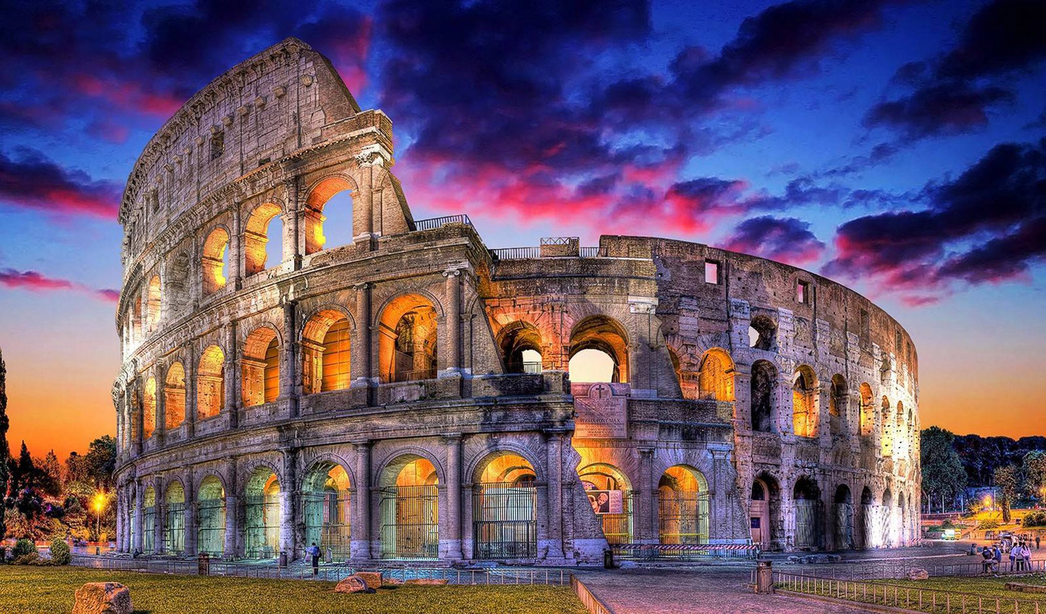 2045x1200 Colosseum Rome Italy Night Wallpaper