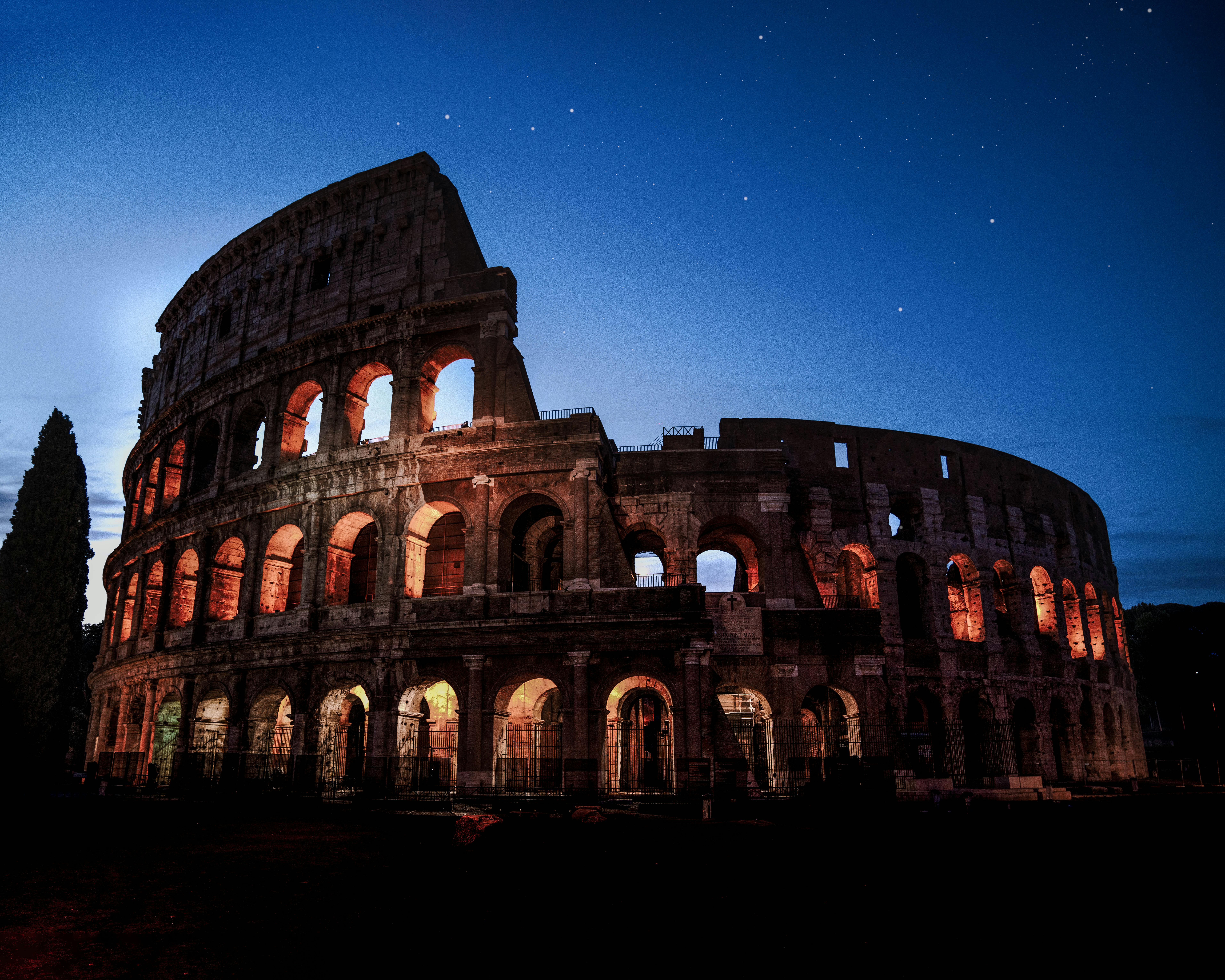 7657x6125 The Colosseum at Night · Free