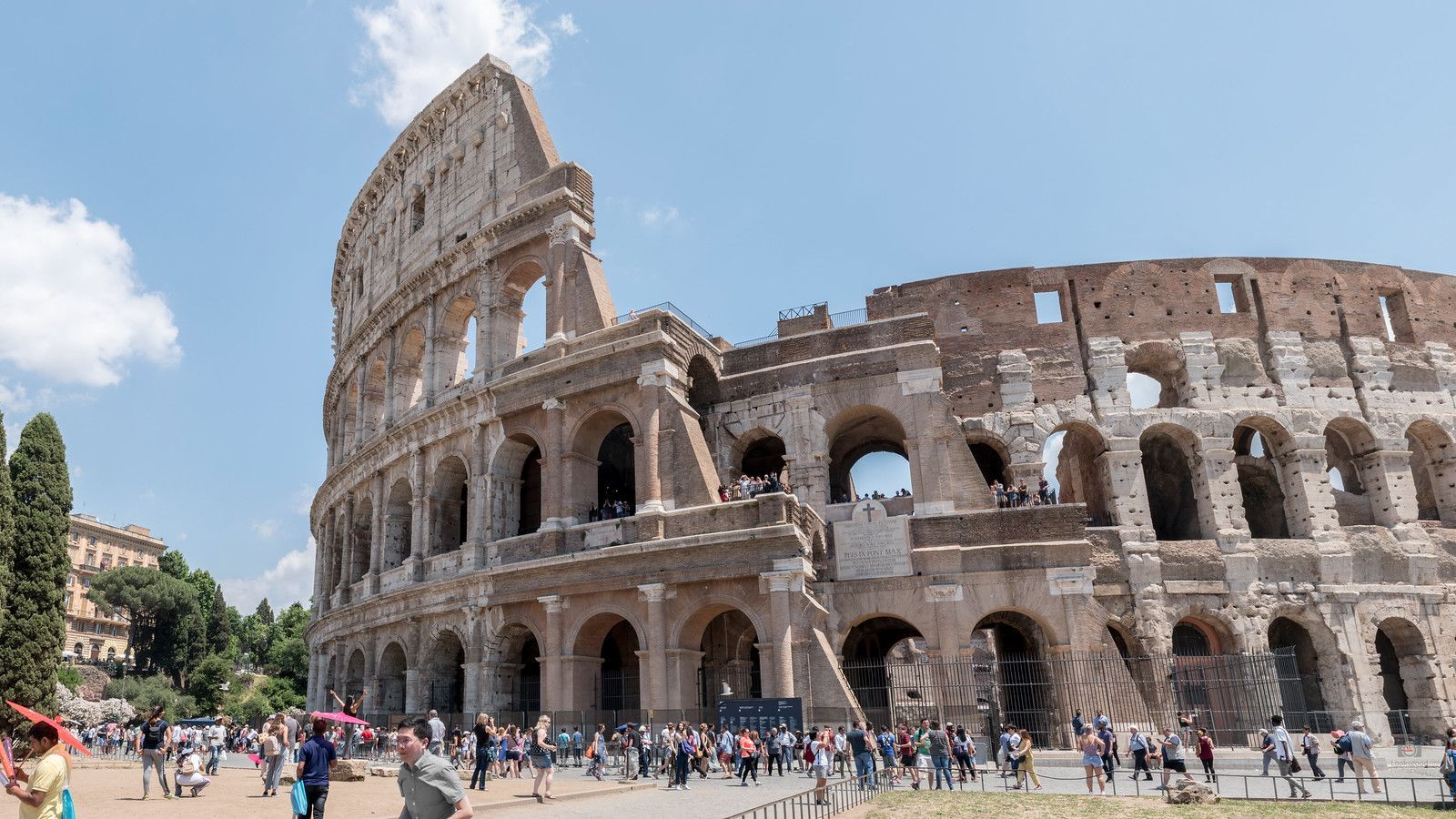 1600x900 Colosseum Rome 4K Wallpaper