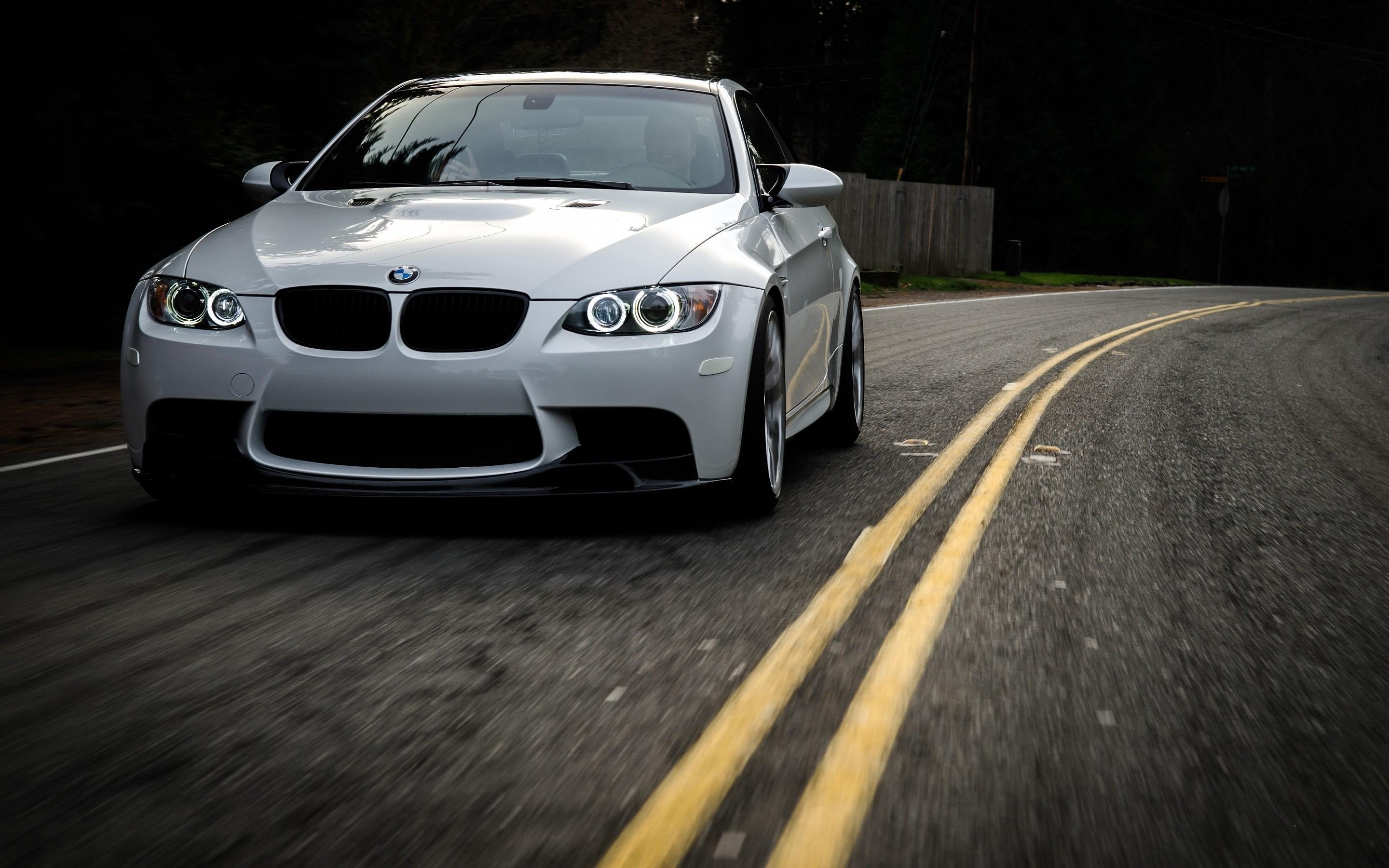 2880x1800 BMW M3 Wallpaper
