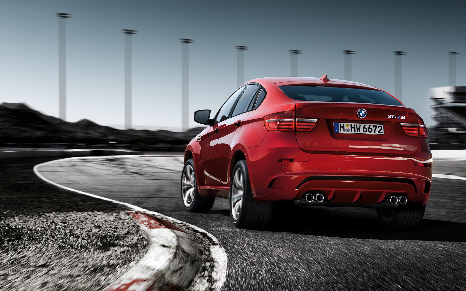 1920x1200 BMW X6M Review