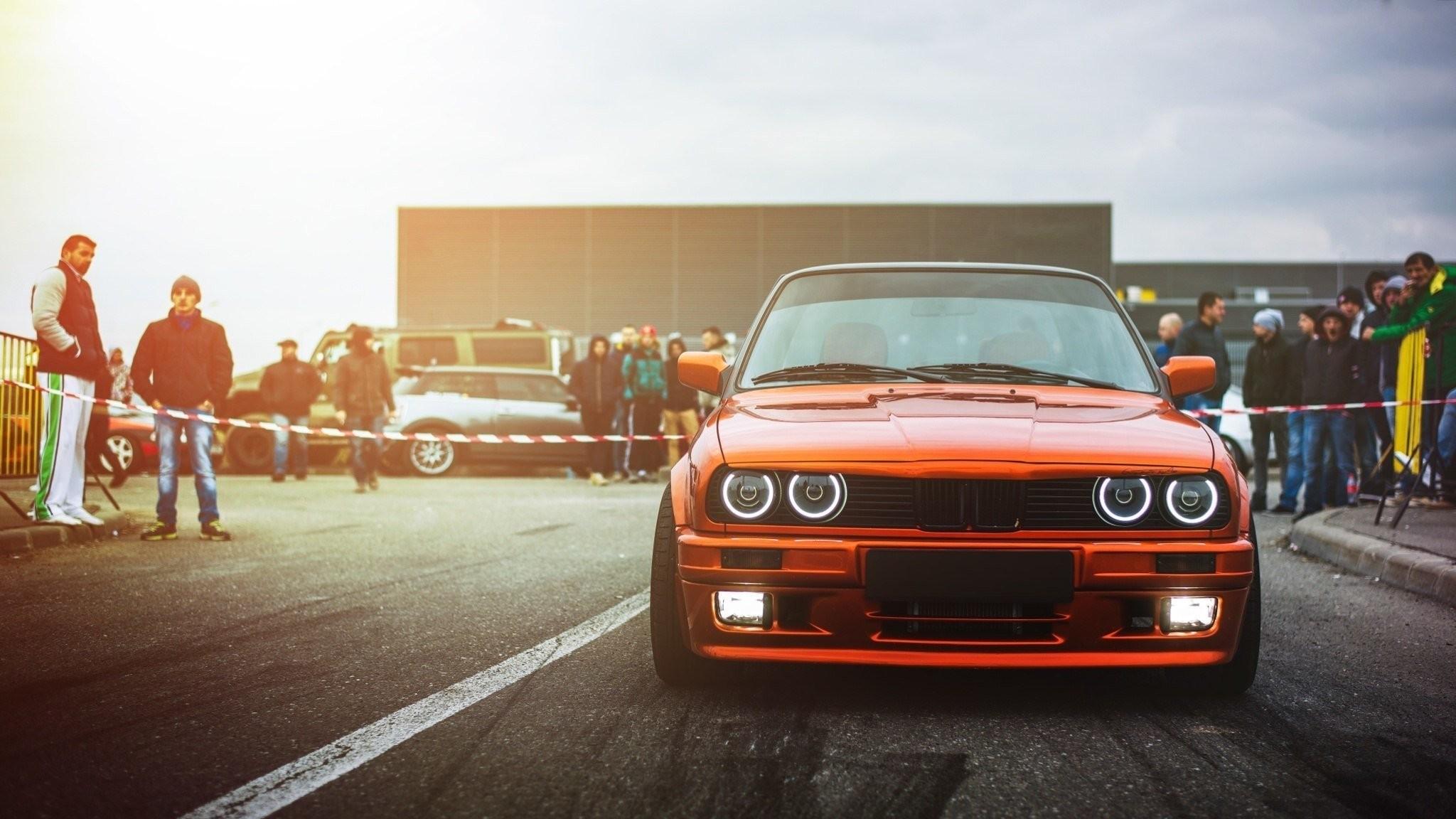 2048x1152 BMW E30 M3 Wallpaper