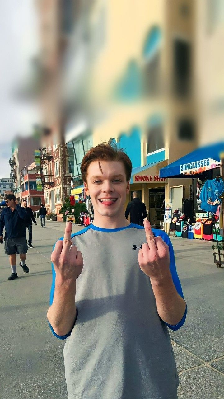 720x1282 Ian Gallagher wallpaper