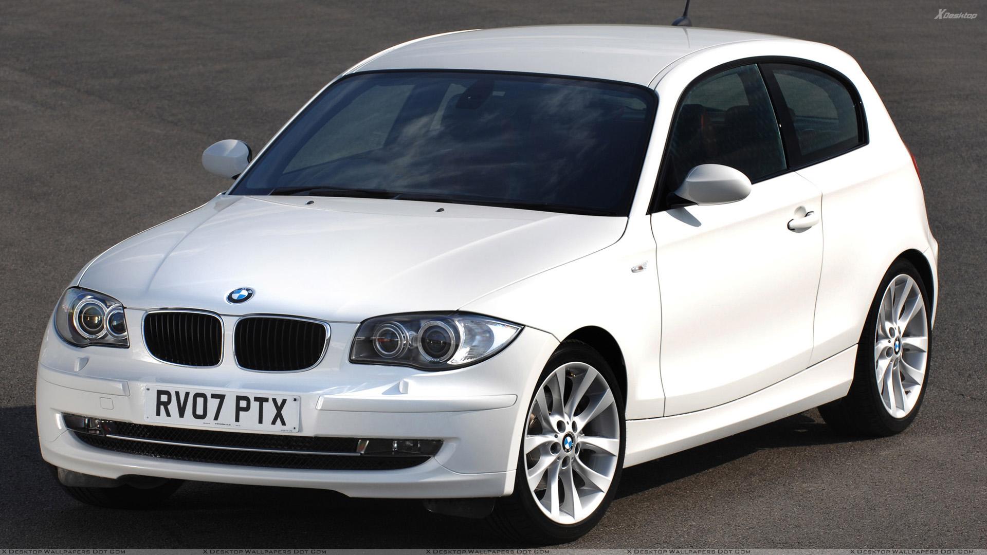 1920x1080 Front Pose Of BMW 1 Series 3 Door In White Wallpaper