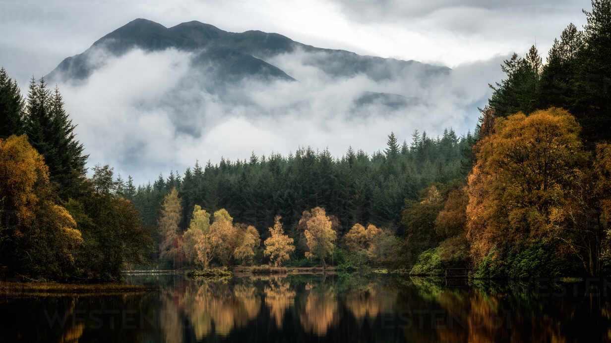 1232x693 Glencoe Lochan in autumn, Highlands