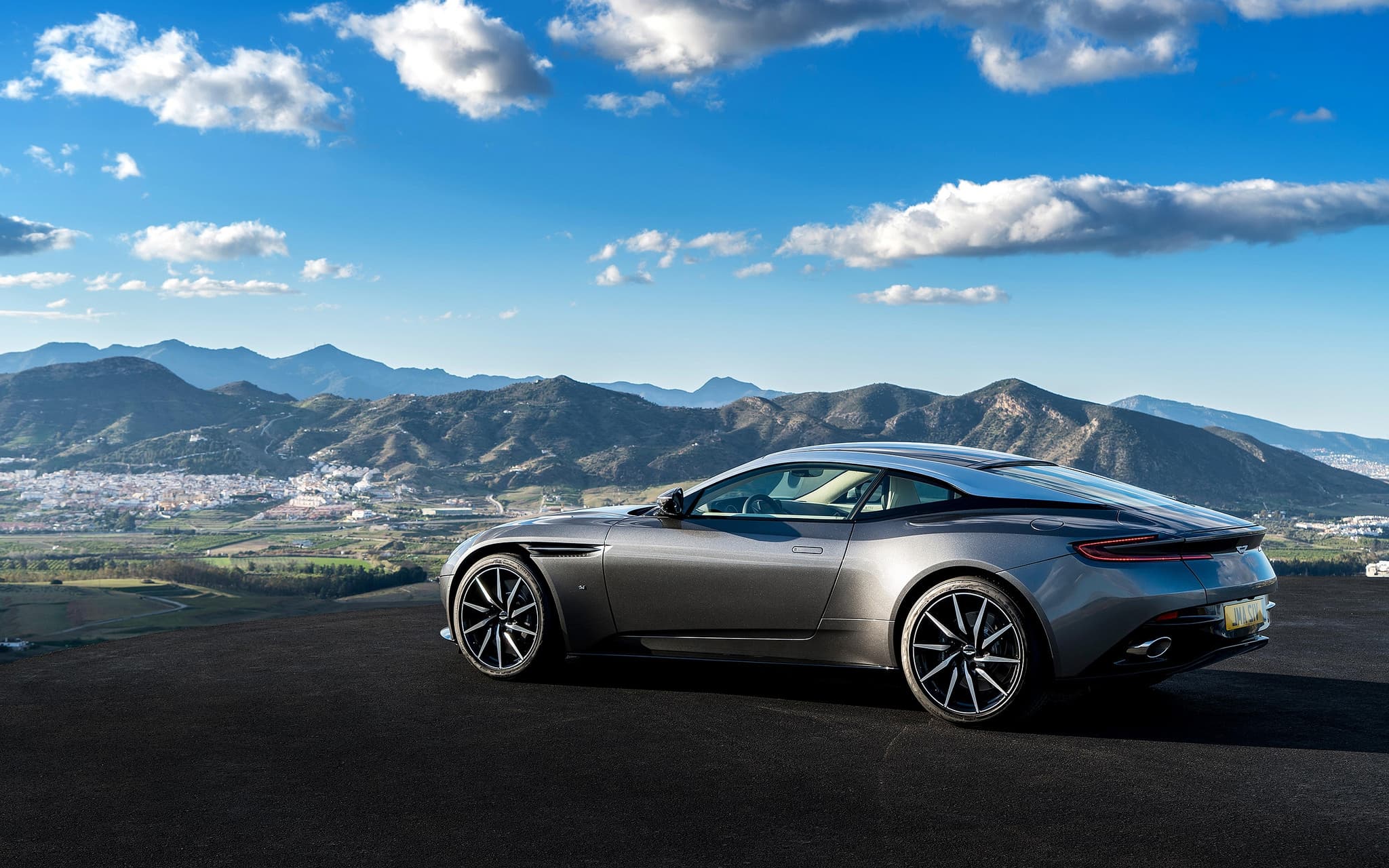 Aston Martin Db11 Wallpapers Top Free Aston Martin Db11 Backgrounds Wallpaperaccess