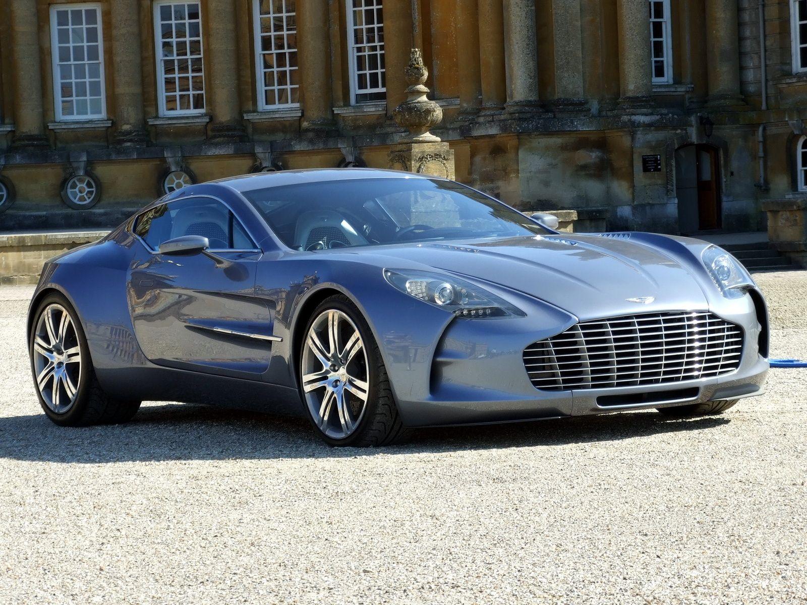 1600x1200 Cool Aston Martin One 77 Background
