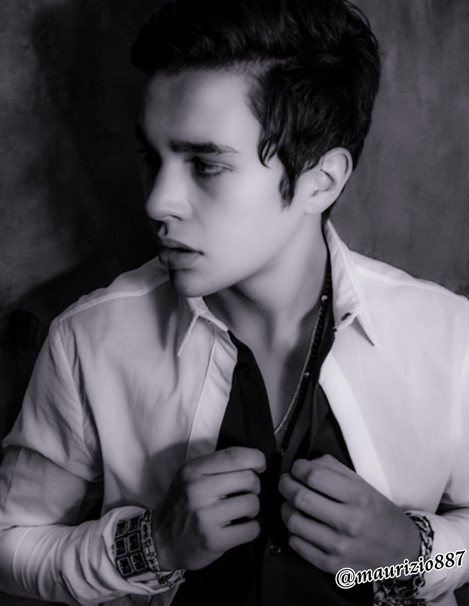 1935x2500 Mahones Wallpaper