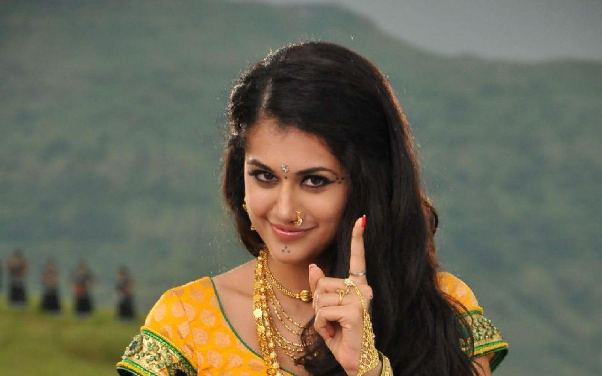 1920x1200 Tamil Actresses Wallpaper HD Picture