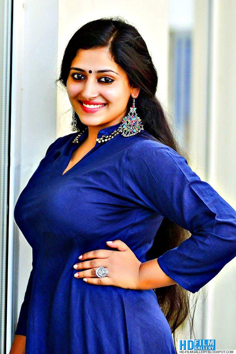 800x1200 Beautiful indian actress
