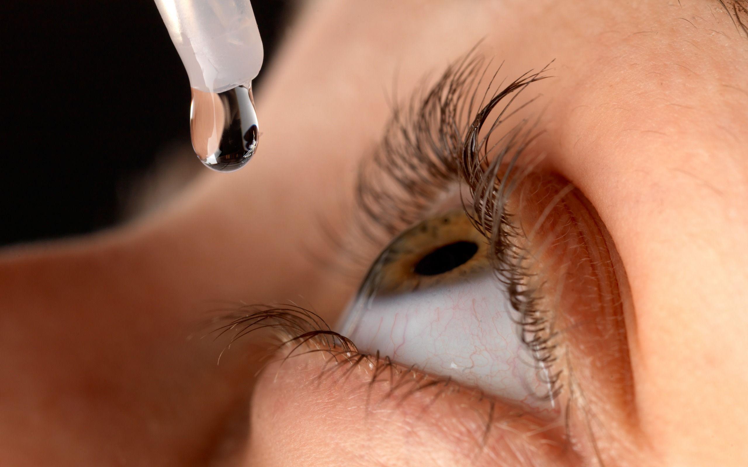2560x1600 Download wallpaper drop in the eye, eye treatment concepts