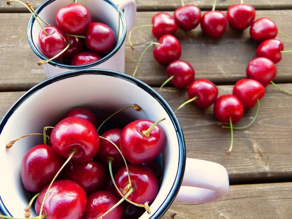 1024x768 Cherry Wallpaper for Android