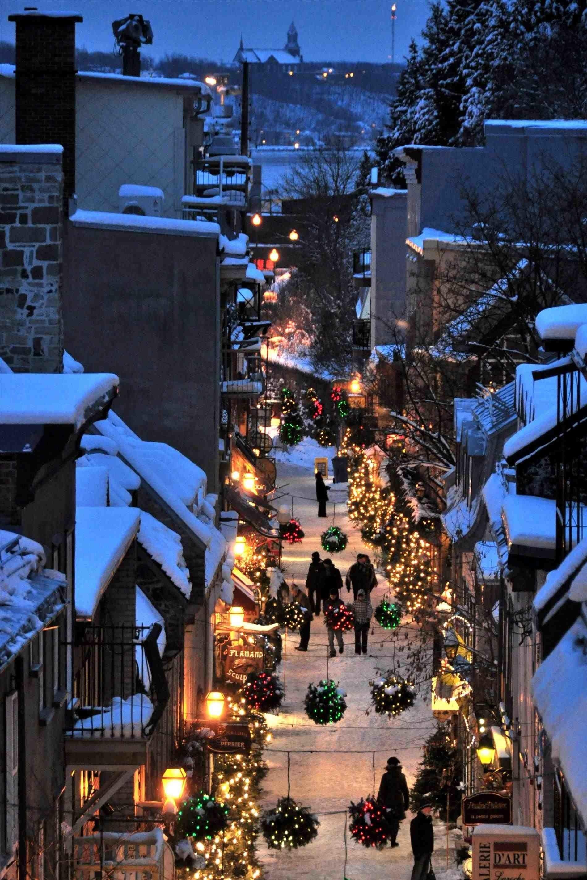 1900x2850 New York Christmas Wallpaper