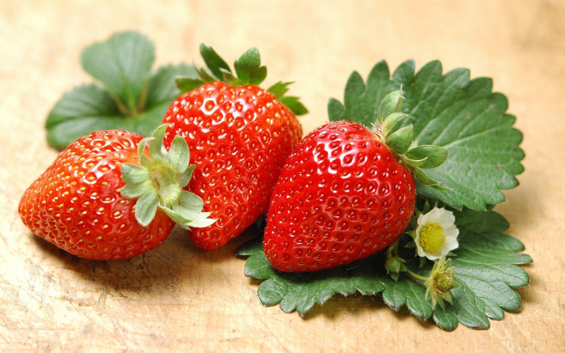 1920x1200 Fresh Strawberries Wallpaper 38839 1920x1200px